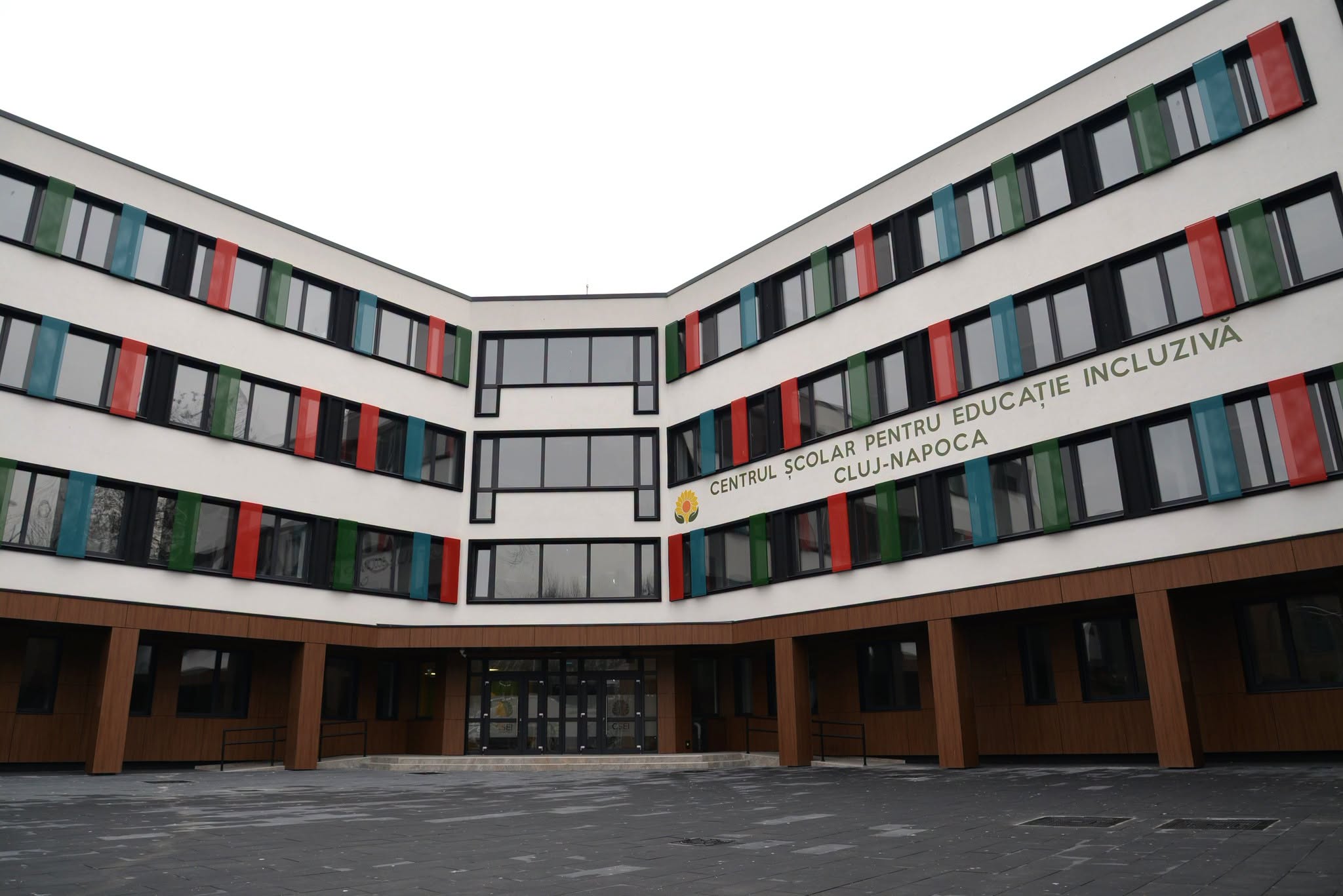 Un simbol al incluziunii, recunoscut oficial: „Floarea-Soarelui”, emblema CSEI Cluj-Napoca, înregistrată la OSIM!