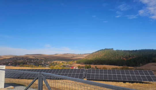 Primăria Frata, județul Cluj, face un pas important spre independența energetică: Primarul Cristian Cherecheș anunță conectarea parcului fotovoltaic la rețeaua de medie tensiune!