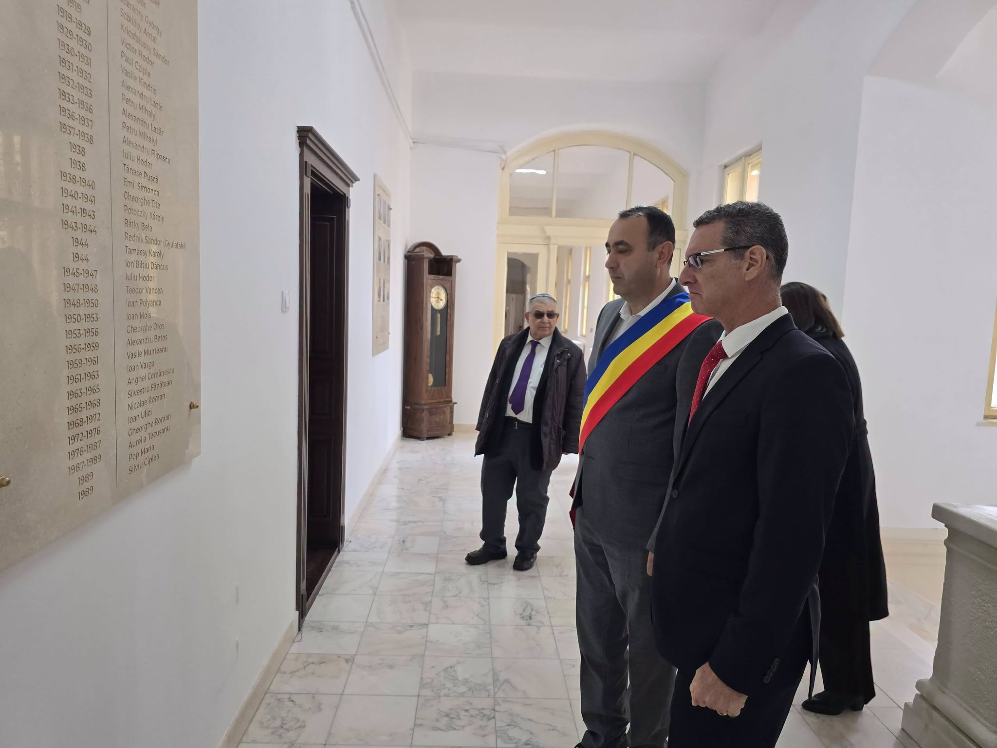 Vizită diplomatică importantă la Primăria municipiului Sighetu Marmației, județul Maramureș: primarul Vasile Moldovan l-a primit pe Ambasadorul Israelului în România!