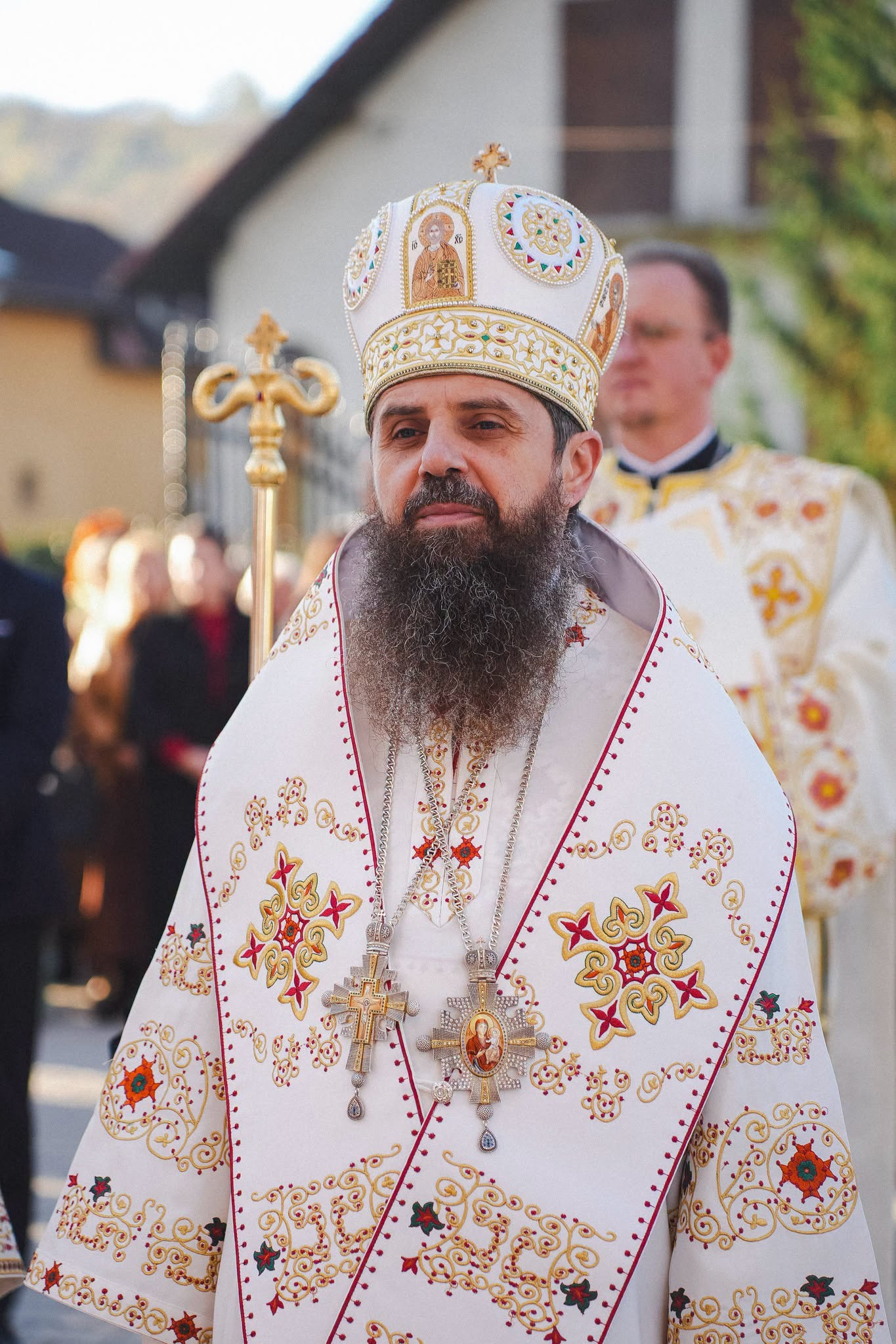Moment istoric pentru comunitatea ortodoxă din Zalău: Biserica „Sfântul Apostol Andrei” din cartierul Sărmaș, sfințită de trei ierarhi!