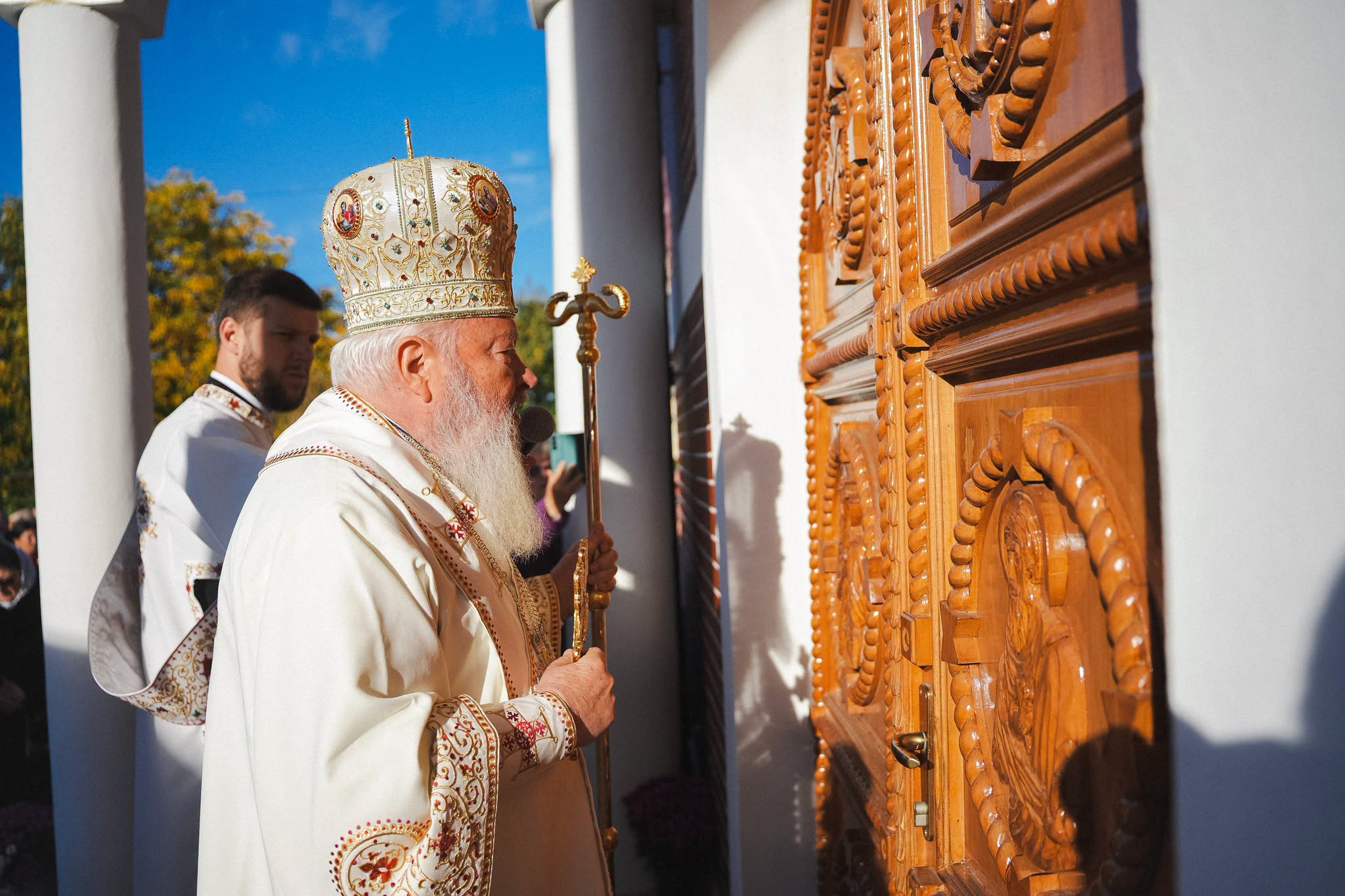 Moment istoric pentru comunitatea ortodoxă din Zalău: Biserica „Sfântul Apostol Andrei” din cartierul Sărmaș, sfințită de trei ierarhi!