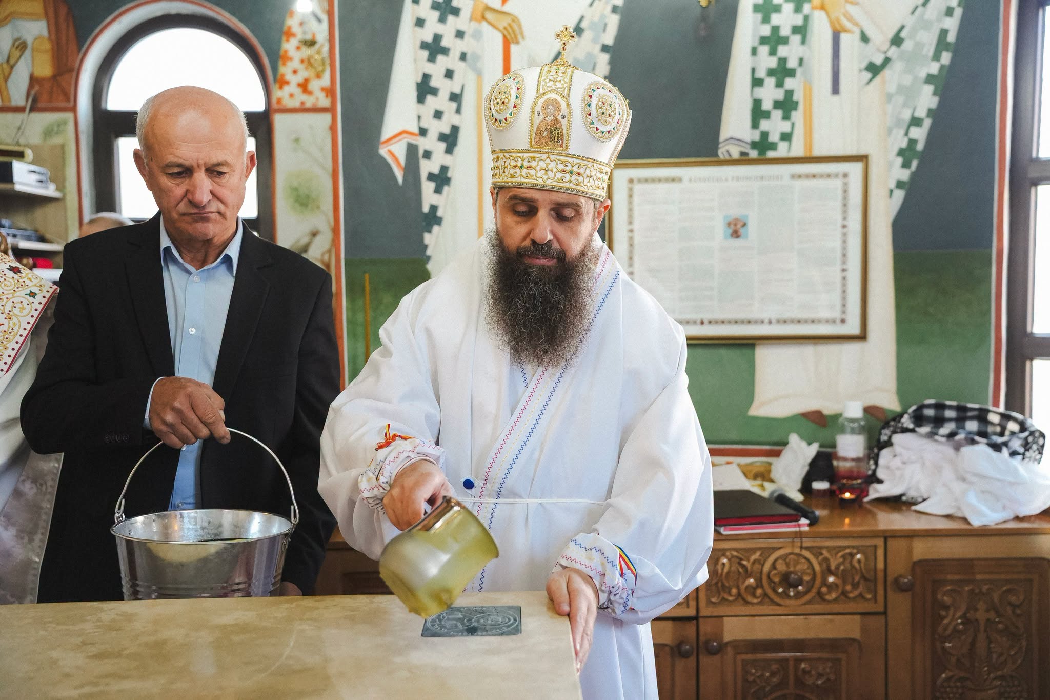 Moment istoric pentru comunitatea ortodoxă din Zalău: Biserica „Sfântul Apostol Andrei” din cartierul Sărmaș, sfințită de trei ierarhi!