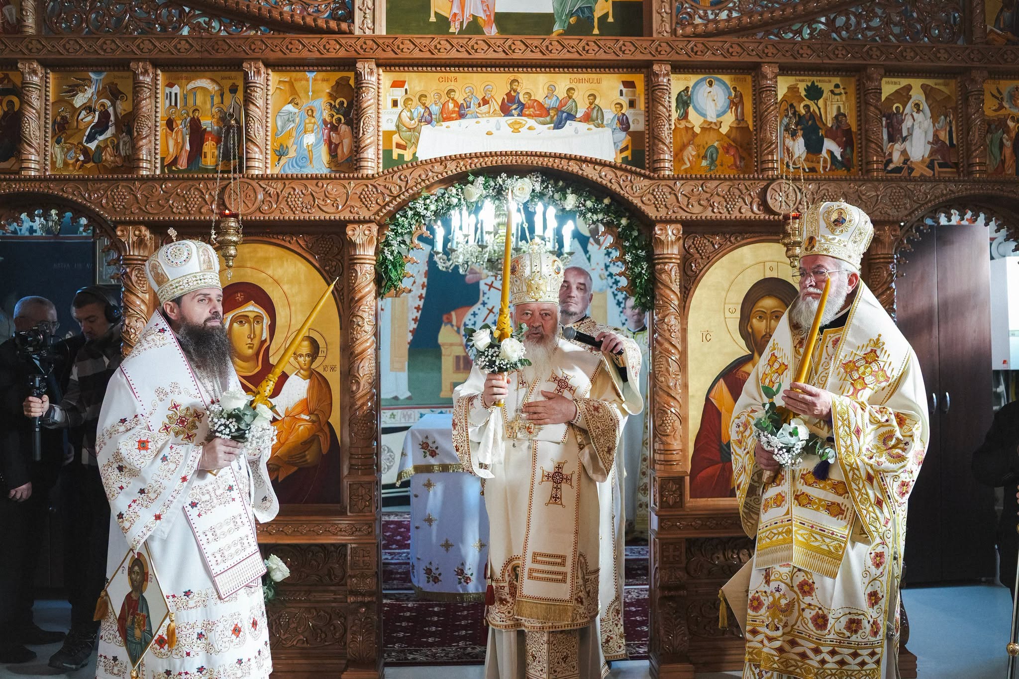 Moment istoric pentru comunitatea ortodoxă din Zalău: Biserica „Sfântul Apostol Andrei” din cartierul Sărmaș, sfințită de trei ierarhi!