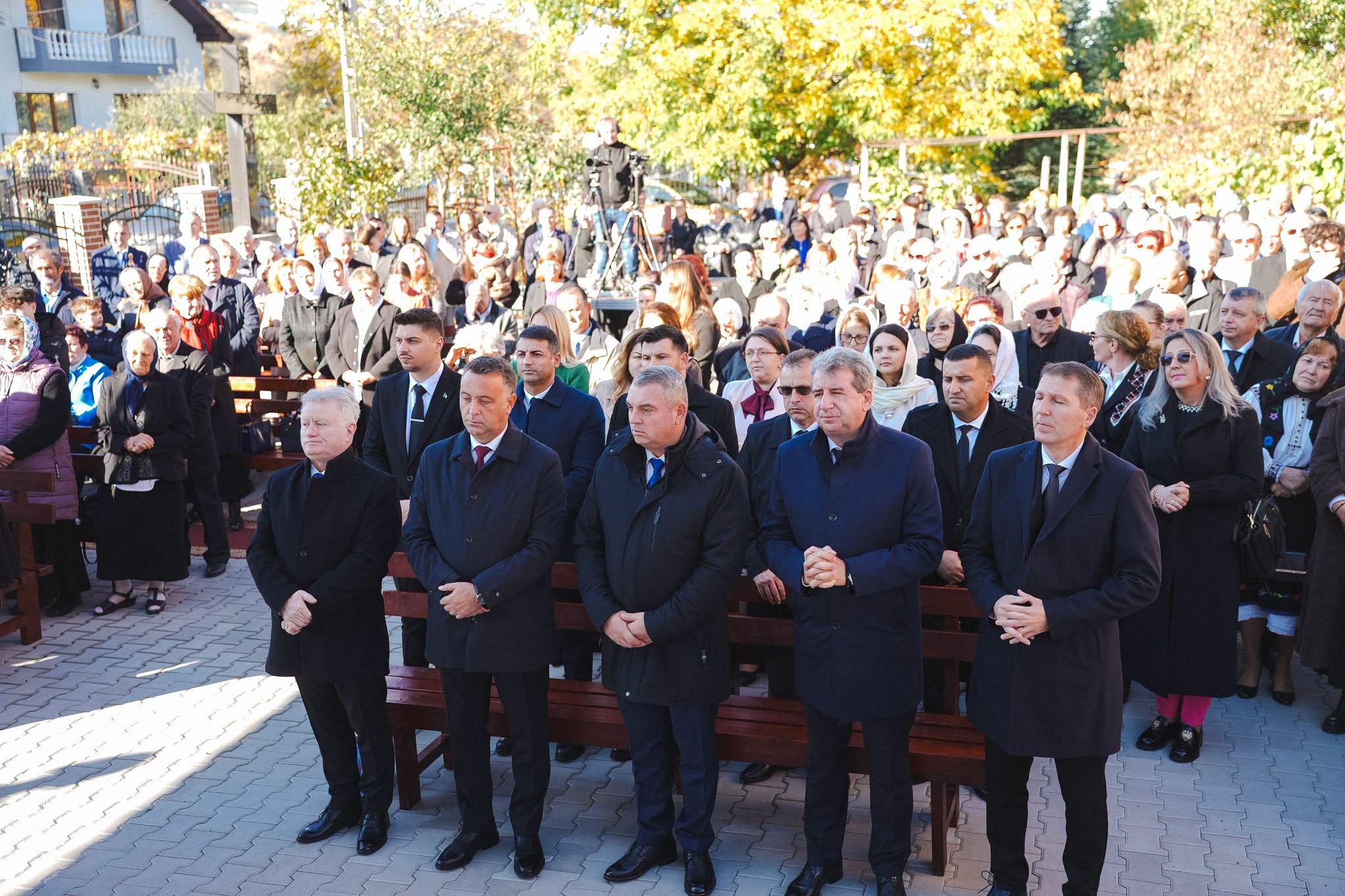 Moment istoric pentru comunitatea ortodoxă din Zalău: Biserica „Sfântul Apostol Andrei” din cartierul Sărmaș, sfințită de trei ierarhi!
