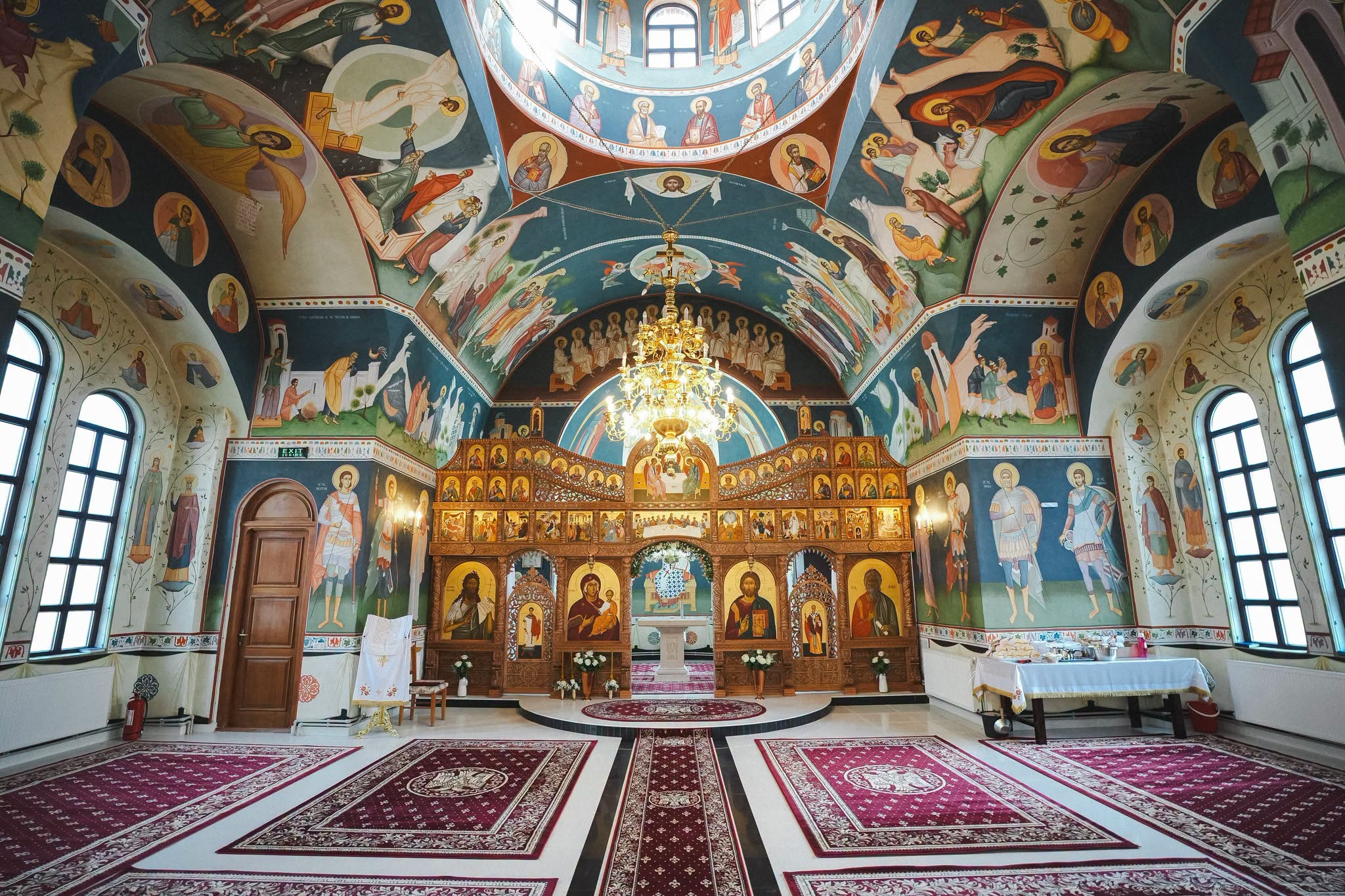 Moment istoric pentru comunitatea ortodoxă din Zalău: Biserica „Sfântul Apostol Andrei” din cartierul Sărmaș, sfințită de trei ierarhi!