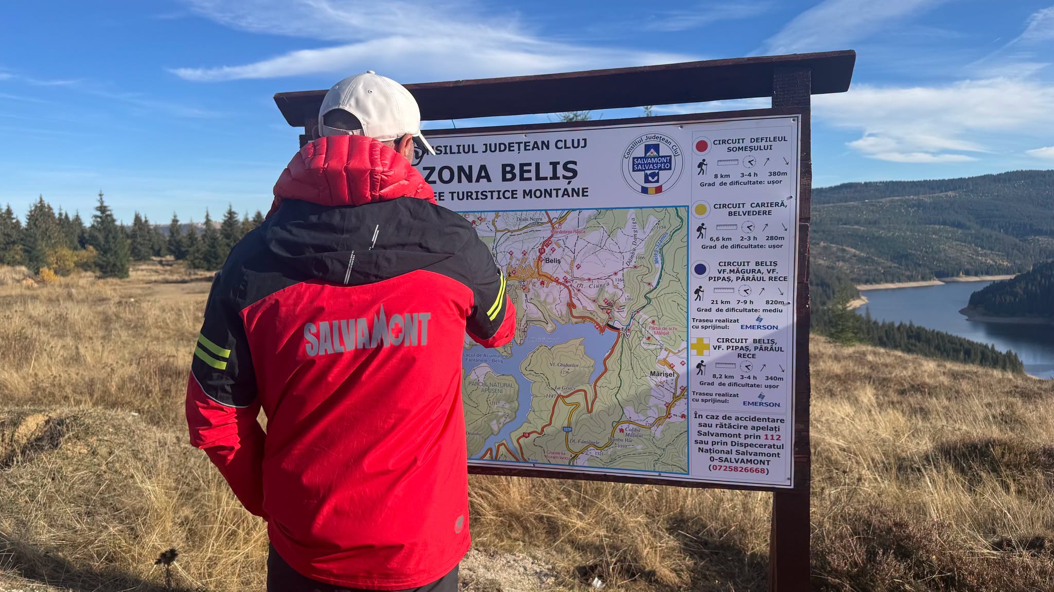 Spectacol de toamnă în Apuseni: 200 de iubitori ai muntelui au inaugurat un nou traseu turistic spectaculos la Beliș, în județul Cluj!